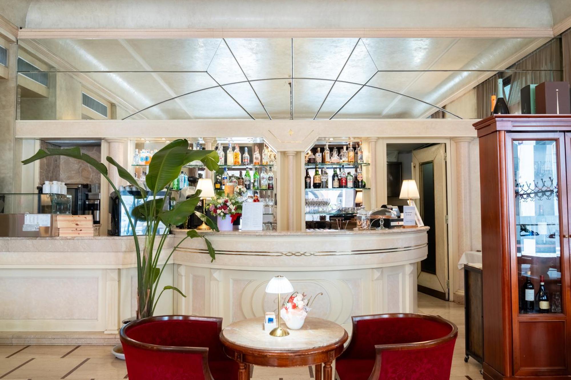 Hotel Vittoria Brescia megye Kültér fotó